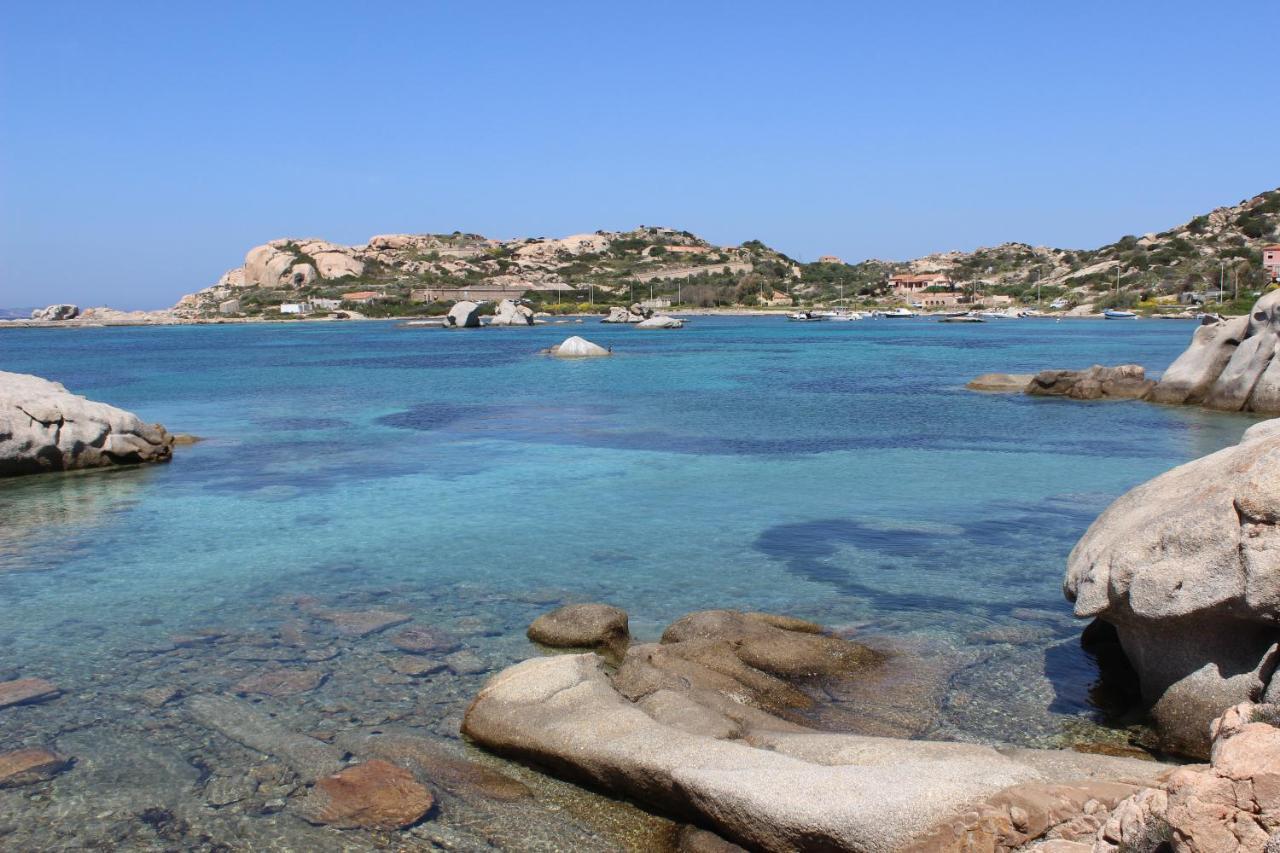Residence Con Piscina A 4 Km Da Baja Sardinia Cala Bitta Ngoại thất bức ảnh