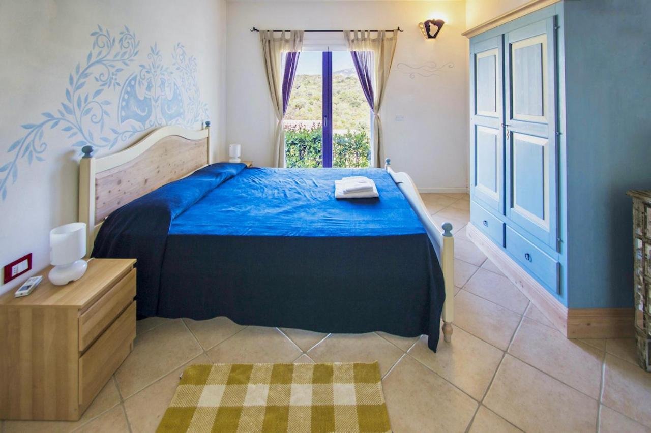 Residence Con Piscina A 4 Km Da Baja Sardinia Cala Bitta Ngoại thất bức ảnh