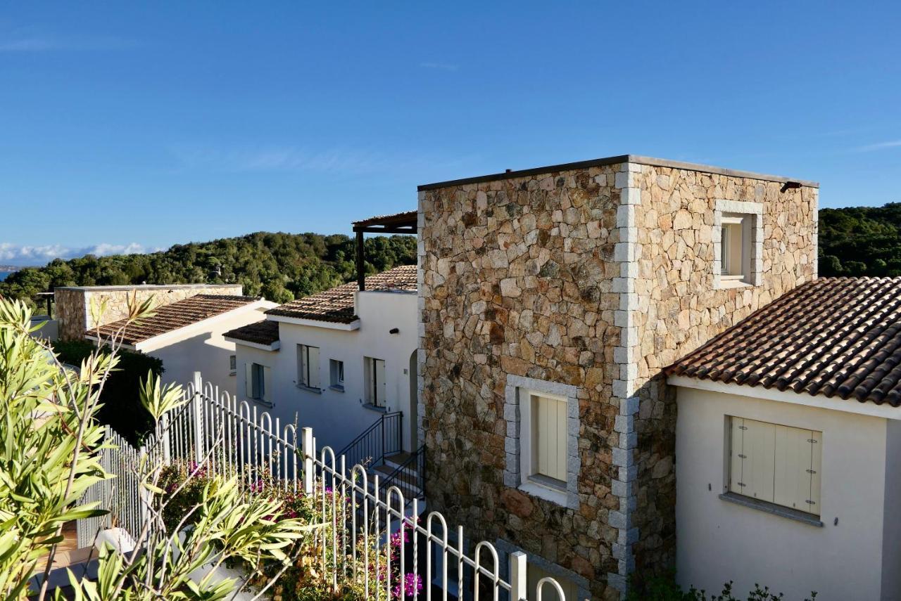 Residence Con Piscina A 4 Km Da Baja Sardinia Cala Bitta Ngoại thất bức ảnh
