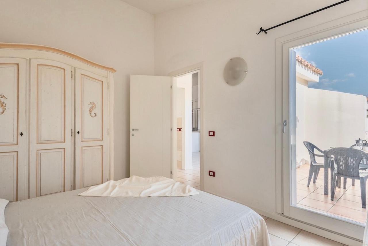Residence Con Piscina A 4 Km Da Baja Sardinia Cala Bitta Ngoại thất bức ảnh