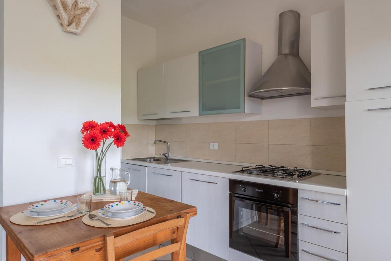 Residence Con Piscina A 4 Km Da Baja Sardinia Cala Bitta Ngoại thất bức ảnh